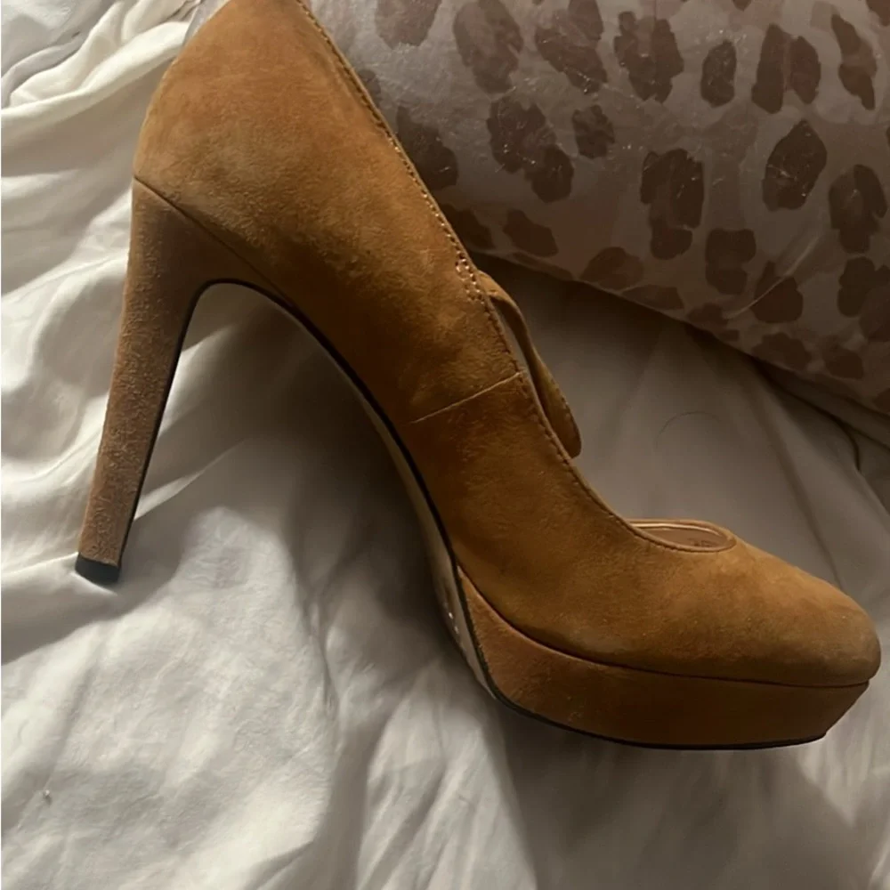 Vince Camuto Tan Suede Heels - Picture 5 of 7